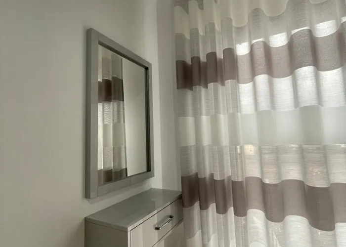 Apartment Shehu 1 *
