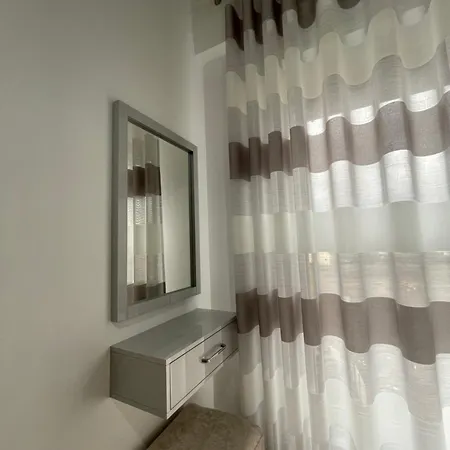 Appartamento Shehu 1 *